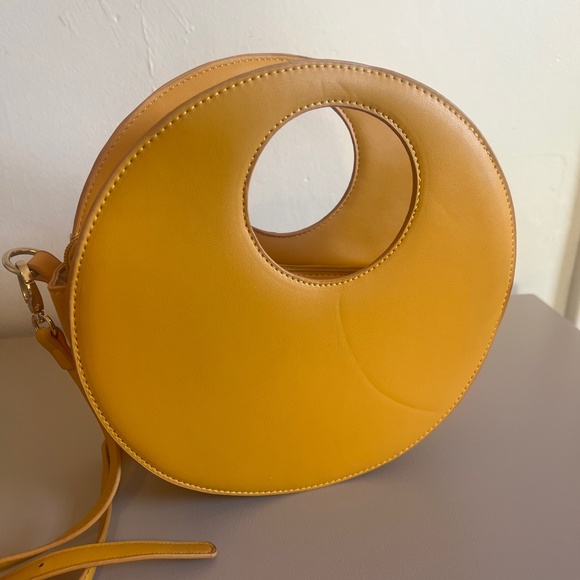 JustFab Mustard Circle Crossbody Bag - Picture 7 of 11